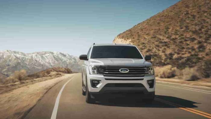2021 Ford Expedition Front