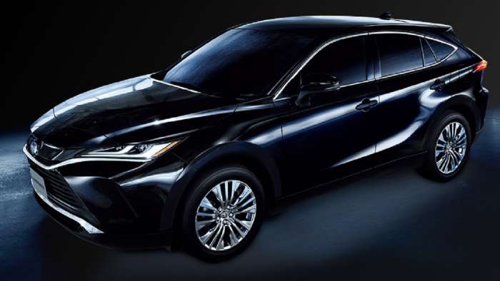 2021 Toyota Harrier Precious Black color profile and front end