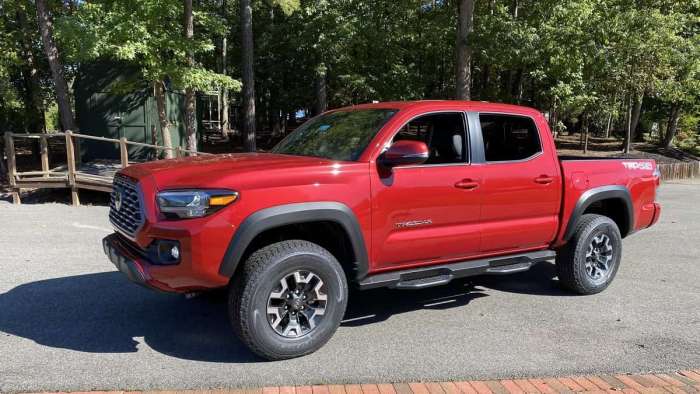 2021 Toyota Tacoma TRD Off-Road Barcelona Red front end profile view