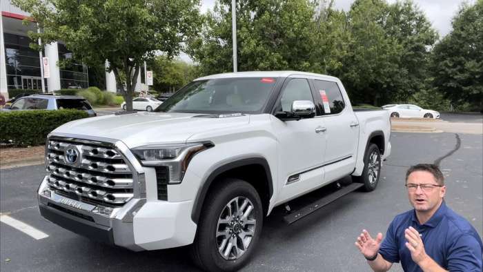 2022 Toyota Tundra 1794 Edition Wind Chill Pearl front end profile