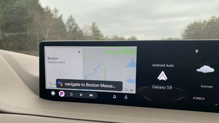 Six Ways to Use Android Auto and Apple CarPlay Safely You May Be