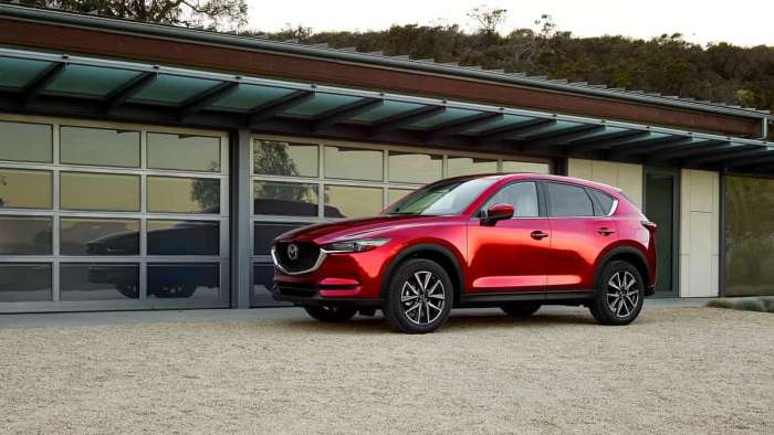 Comparing Mazda's CX-5 diesel and gas turbo engines.