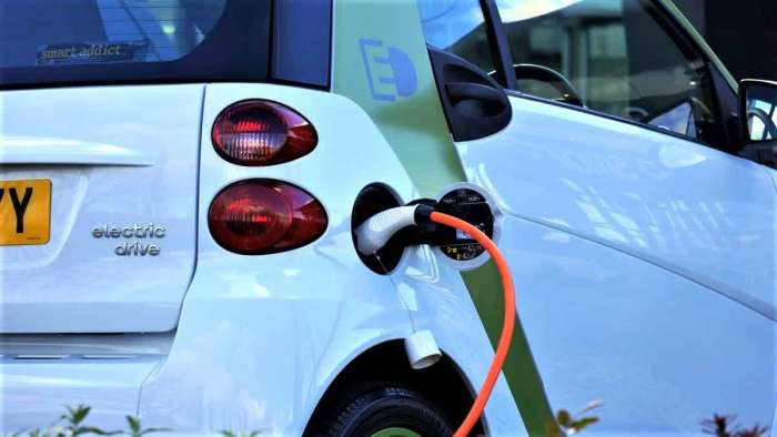 Consumer Reports Alerts EV Shoppers on Discounted EVs