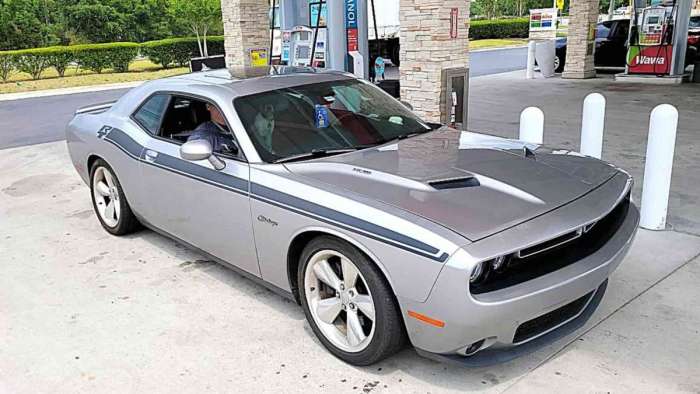 Dodge Challenger Headed to Muscle Car Cruise Night