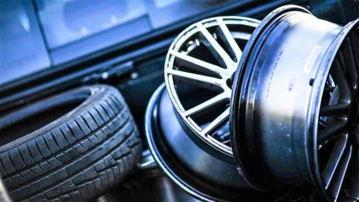 EV Tires Must Be Rotated Fairly Often Says Mechanic