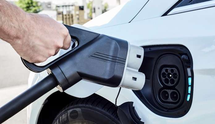 Republican lawmakers keep electric vehicle tax benefits in new tax law.