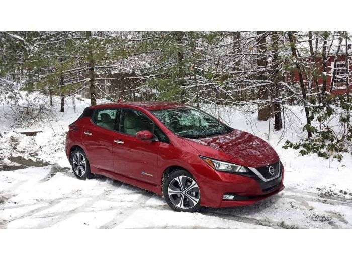 Can the 2018 Nissan Leaf handle snow and winter conditions?