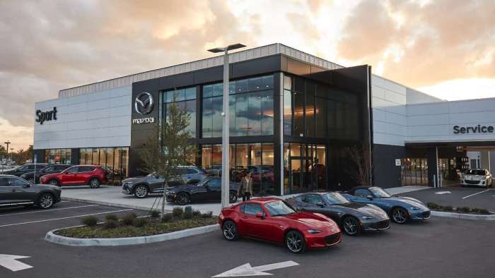 Mazda dealer image.