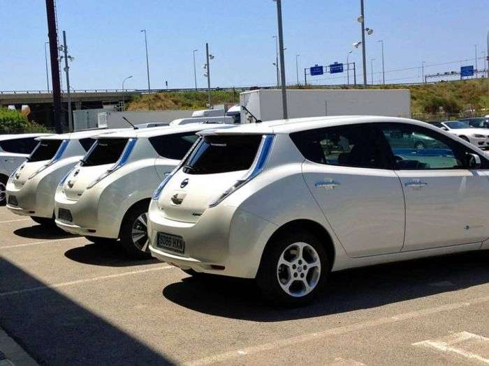 3 nissan leafs parked