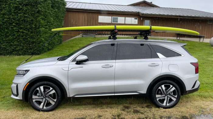 2022 Kia Sorento plug-in hybrid with surf board on roof