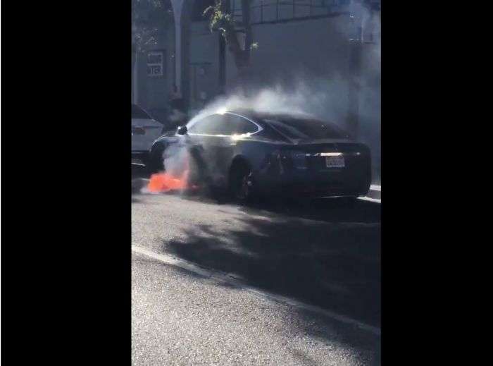 Tweet of image of burning Tesla Model S