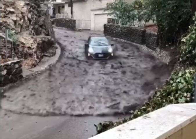 Watch Toyota Prius In California Mudslide.