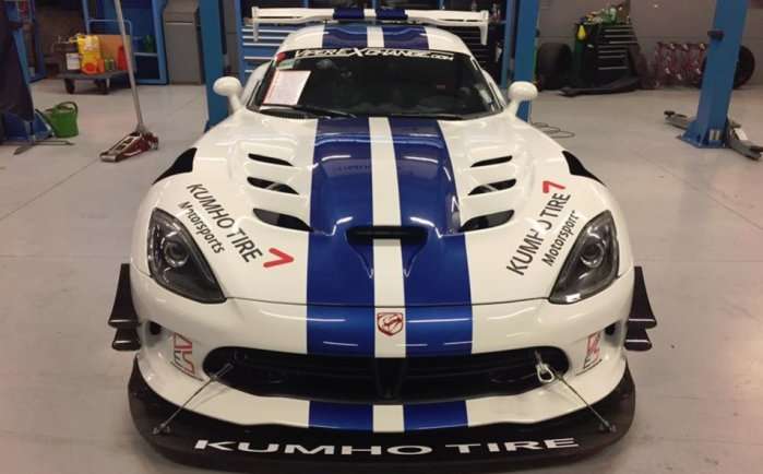Nurburgring Viper ACR Extreme front