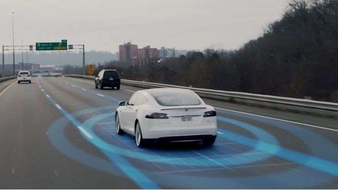 Tesla Autopilot in action in its lane