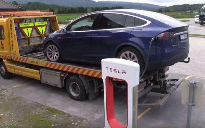 Tesla Model X tow trucked to supercharger