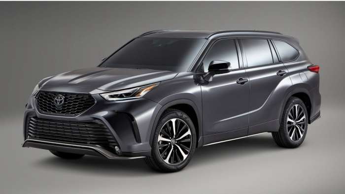 2021 Toyota Highlander XSE Magnetic Gray Metallic profile front end