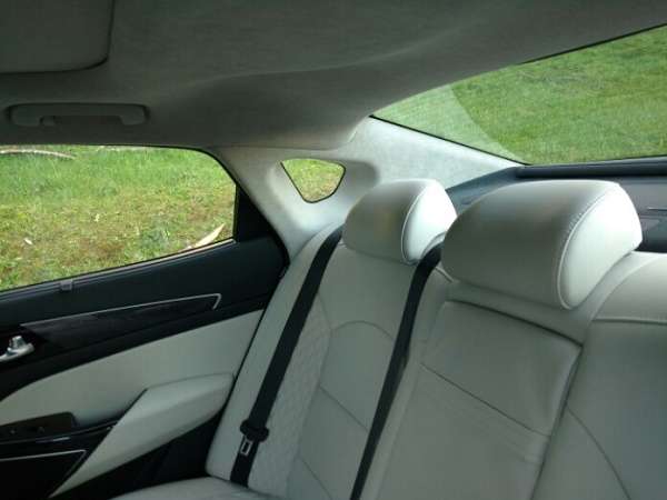 Kia_Cadenza_2nd_Row_McCants