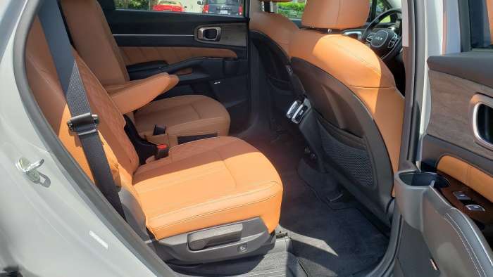 Kia Sorento X-Line SX Prestige AWD 2022 review second row seats