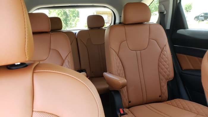 Kia Sorento X-Line SX Prestige AWD 2022 review back seats