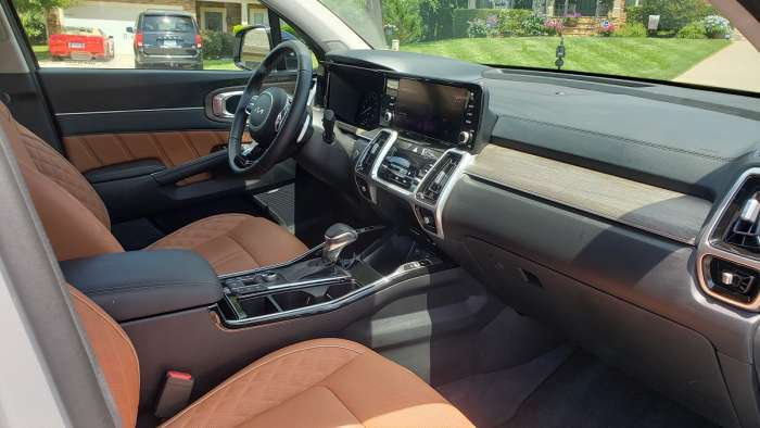 Kia Sorento X-Line SX Prestige AWD 2022 review front interior passenger side