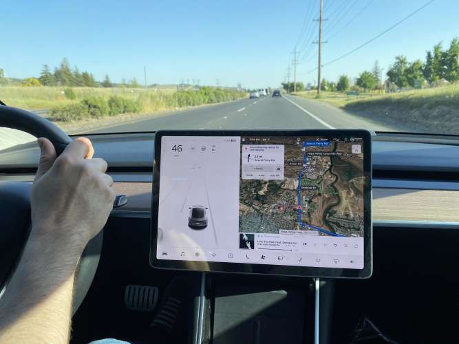 Tesla Model 3 Driving Screen 