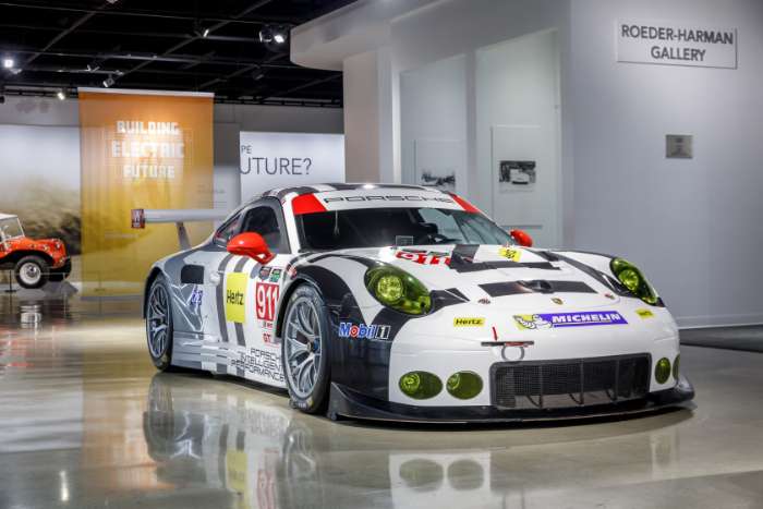 Porsche 911 RSR