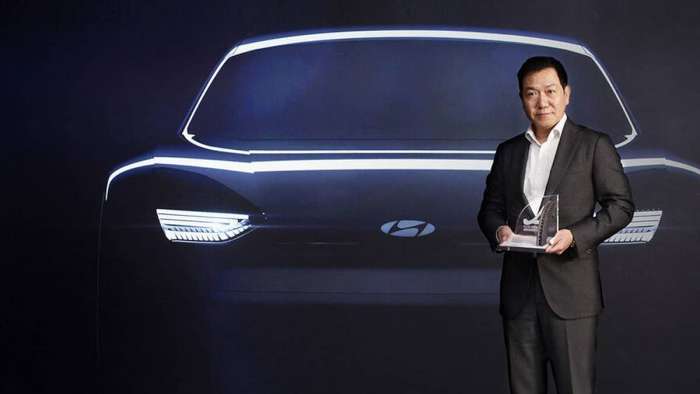 SangYup Lee with Car Design Award for the Prophecy