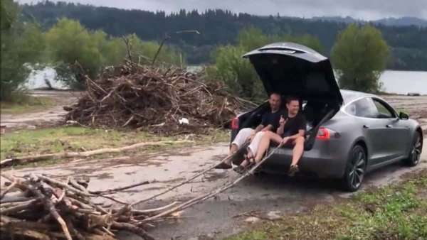 Tesla Model S used as electric tractor