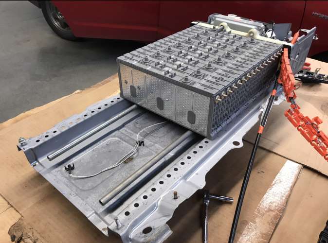 Toyota Prius traction battery rebuild with prismatic cells/modules