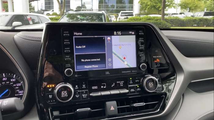 2020 Toyota Highlander Limited 8 inch multimedia touch screen