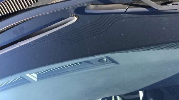 2020 Toyota RAV4 windshield wipers de-icer function gridlines heating coils