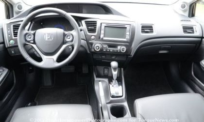 The dash of the 2013 Honda Civic EX-L