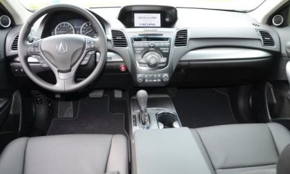 The dash of the 2013 Acura RDX