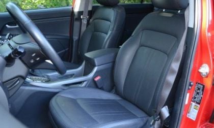 The front interior of the 2013 Kia Sportage SV AWD