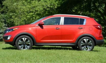The side profile of the 2013 Kia Sportage SV AWD