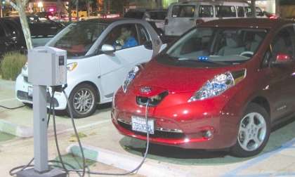 2013 Nissan LEAF SV charging