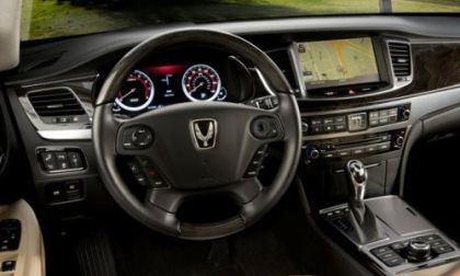 The front interior of the 2014 Hyundai Equus