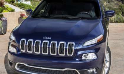 A high angle shot of the front end of the 2014 Jeep Cherokee 