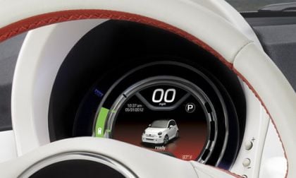 The gauge cluster of the 2013 Fiat 500e 