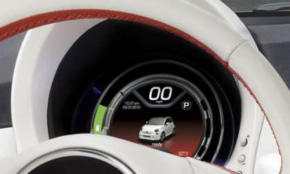 The gauge cluster of the 2013 Fiat 500e 