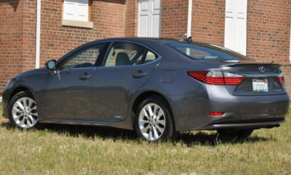 The rear end of the 2013 Lexus ES300h