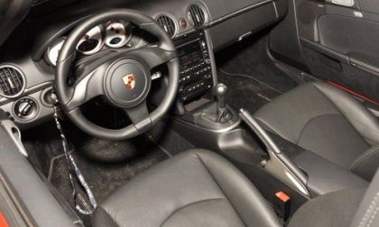 The dash of the 2012 Porsche Boxster S