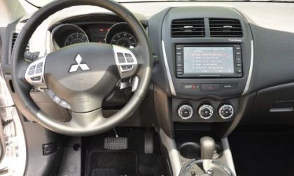 The dash area of the 2012 Mitsubishi Outlander Sport SE AWC