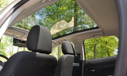 The panoramic roof of the 2012 Mitsubishi Outlander Sport SE AWC