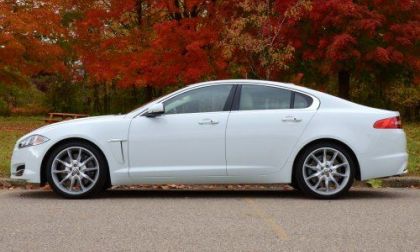 The side profile of the 2012 Jaguar XF Supercharged in Polaris White