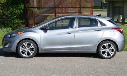 The side profile of the 2013 Hyundai Elantra GT