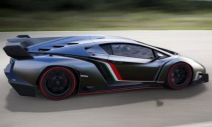 A side profile shot of the Lamborghini Veneno in action 