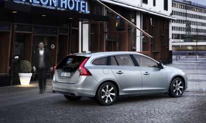 Vovlo introduces its plug-in hybrid at the Detroit Auto Show 2012