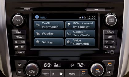 2013 Nissan Altima sedan with NissanConnect