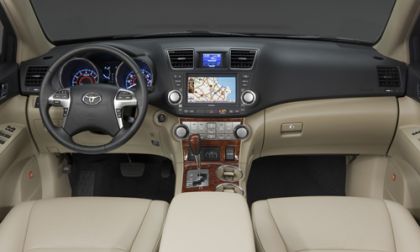 2011 Toyota Highlander dashboard